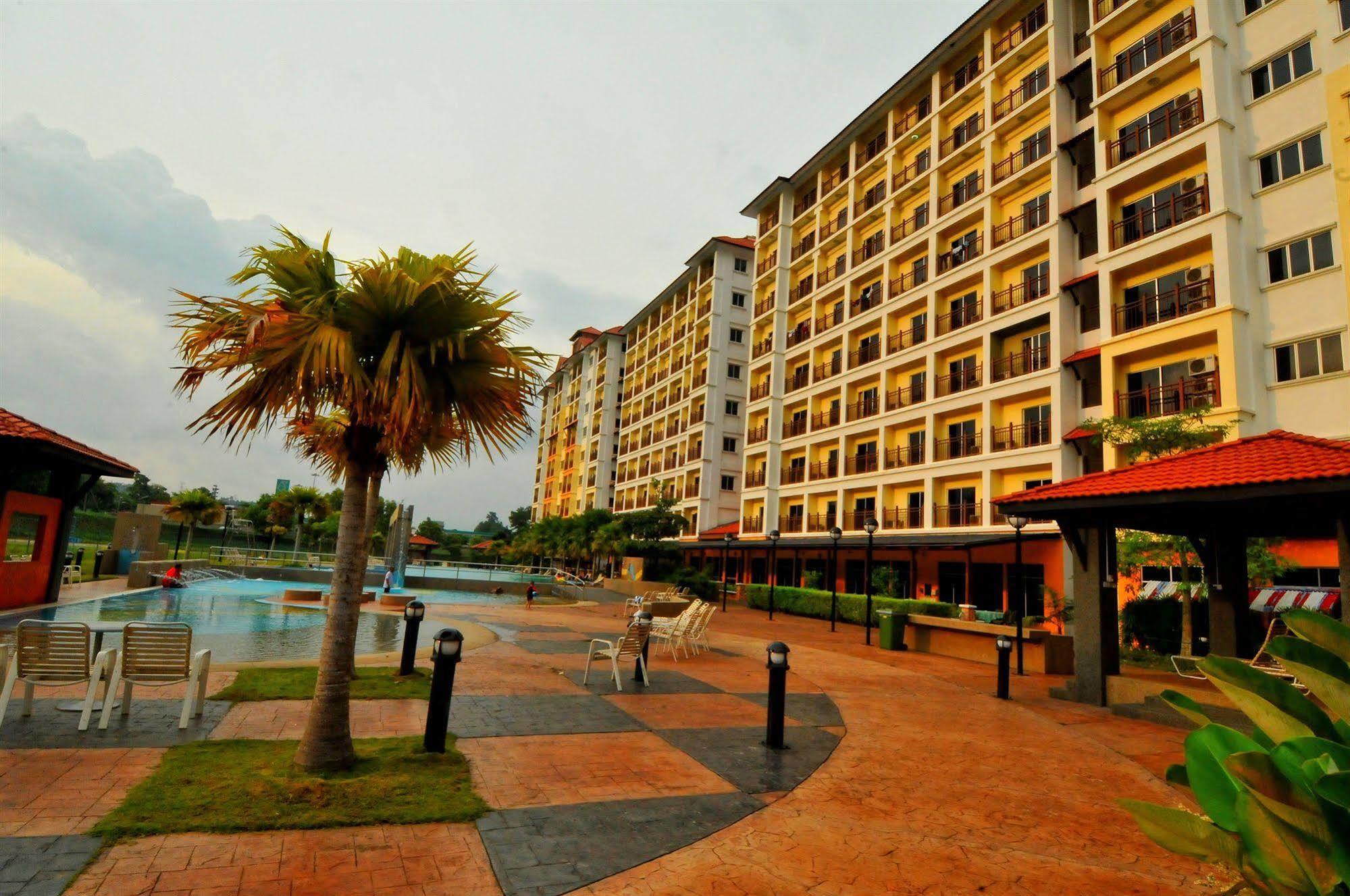 Bukit Merah Laketown Resort Taiping Exterior photo