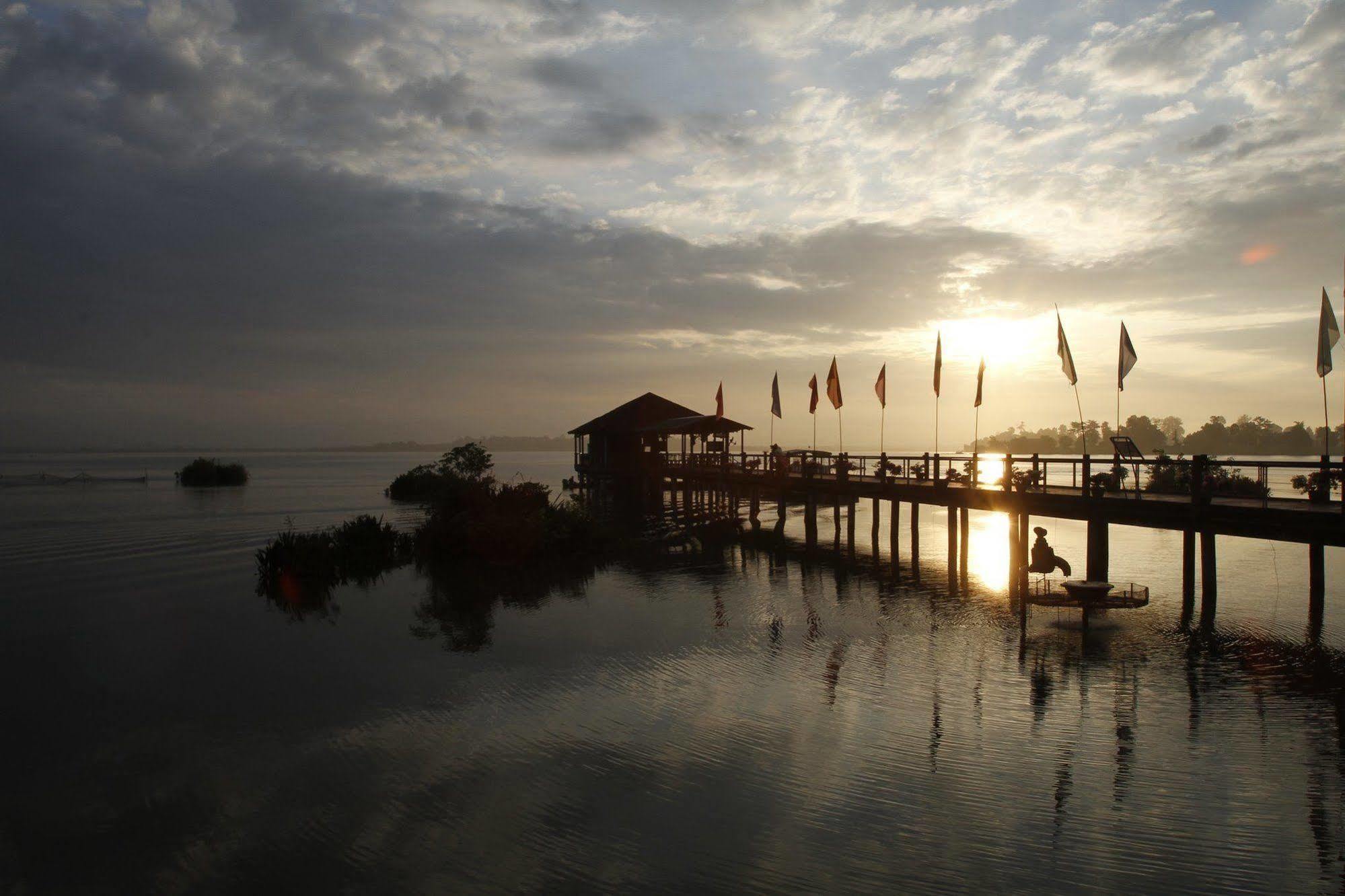 Bukit Merah Laketown Resort Taiping Exterior photo