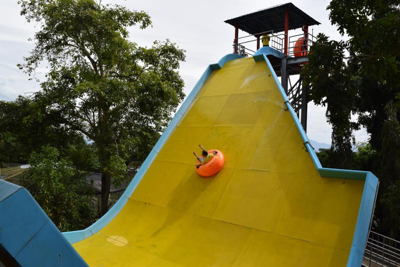 Bukit Merah Laketown Resort Taiping Exterior photo